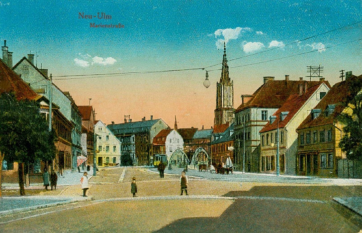 neu_ulm002.jpg - Neu-Ulm. Marienstrasse mit kleiner Donaubrücke und Münster.