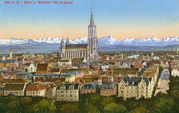 ulm031.jpg - Blick vom Kienlesberg auf Ulm. Bei schönem Wetter sieht man die 100 Kilometer entfernten Alpen.