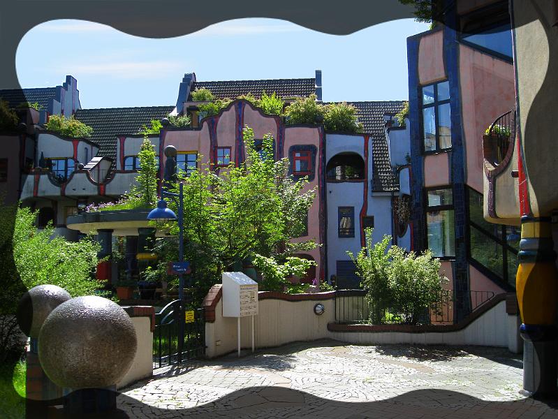 hundertwasser24.JPG - Die Gärten und die Innenanlage sind Privatbereiche der Anwohner.